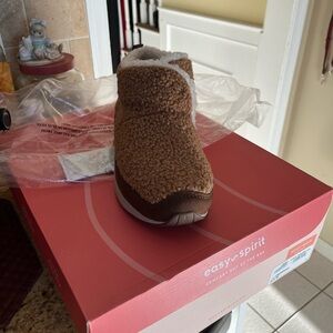 Easy Spirit Trippin Cozy Fleece-Lined Booties